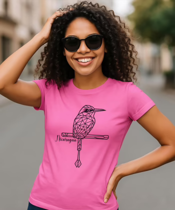 diseño moderno del ave nacional de Nicaragua en camiseta casual